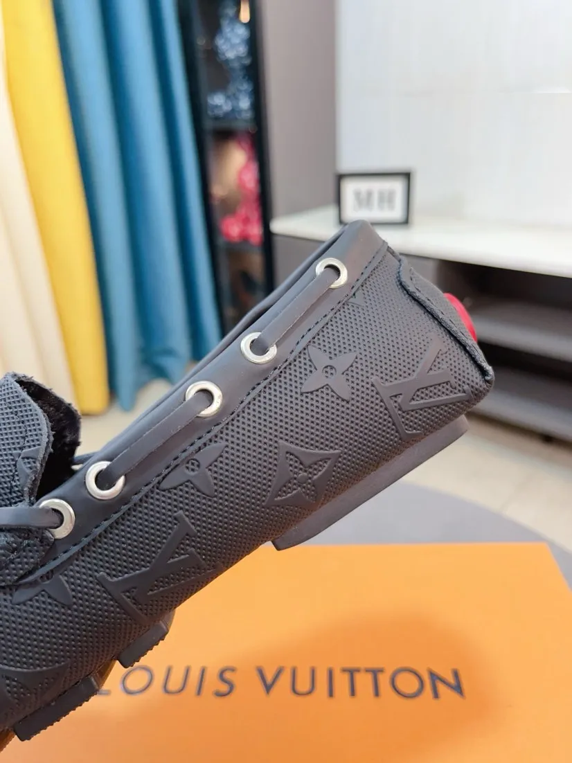 Men's men's shoes💰400🌹🌹[LV Louis Vuitton] New men's beanie shoes💝💝.. Top-grade imported cowhide embossed➕Comfortable leather lining. It is extremely skin-friendly and comfortable, feels very delicate, and the shape is very correct! Perfectly reflects the three-dimensional sense, code number: 38-44